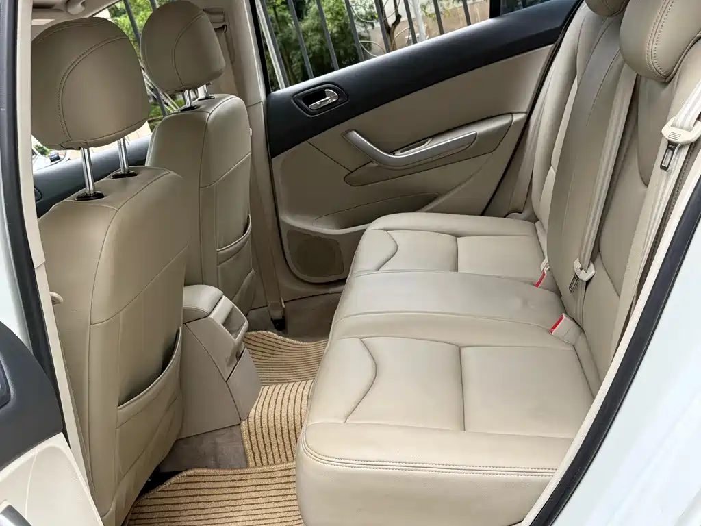 Peugeot 408 — миниатюра 9