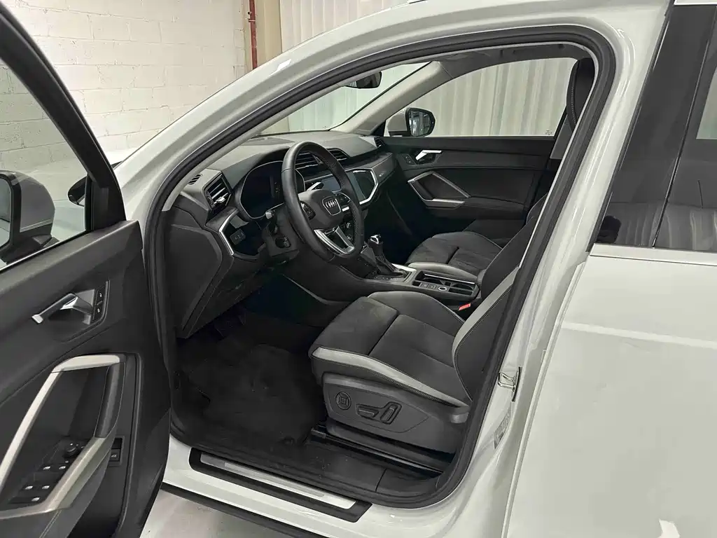 Audi Q3 2022 35 TFSI