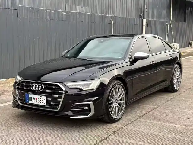Audi A6L — фото 1