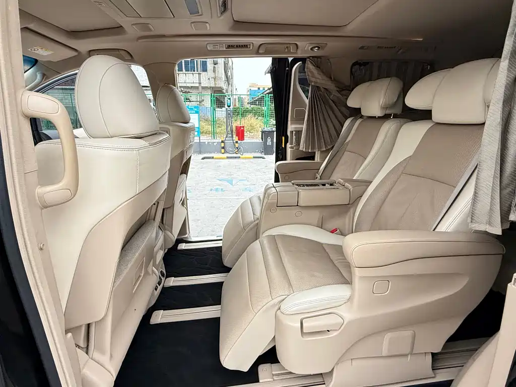 Toyota Alphard 2012 3.5L Luxury