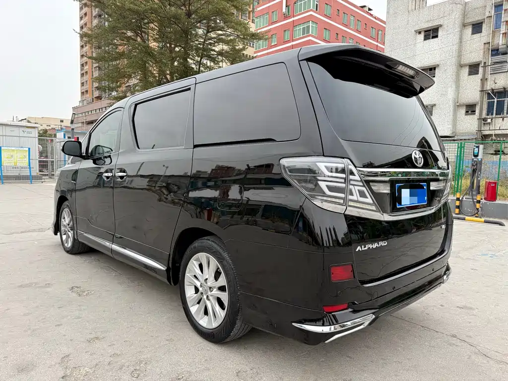 Toyota Alphard 2012 3.5L Luxury