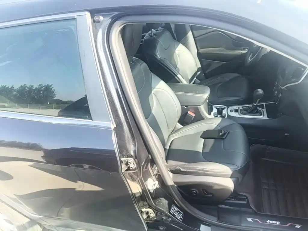 Jeep Cherokee — миниатюра 25