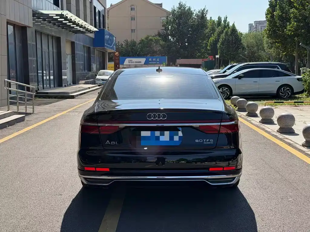 Audi A8 — миниатюра 5