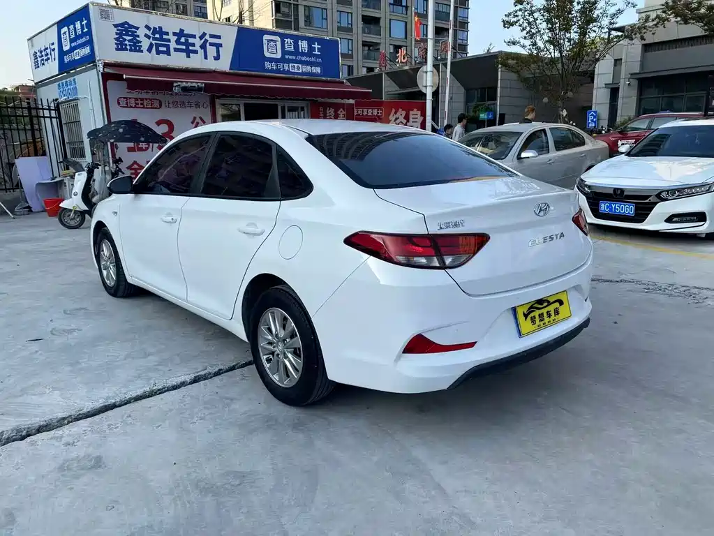 Hyundai Elantra — миниатюра 4