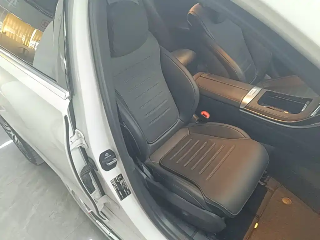 Mercedes-Benz C-Class — миниатюра 25