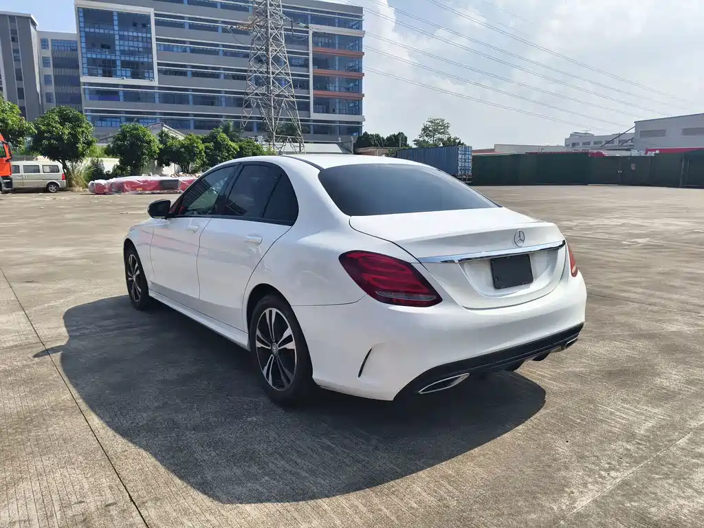 Mercedes-Benz C-Class — миниатюра 4