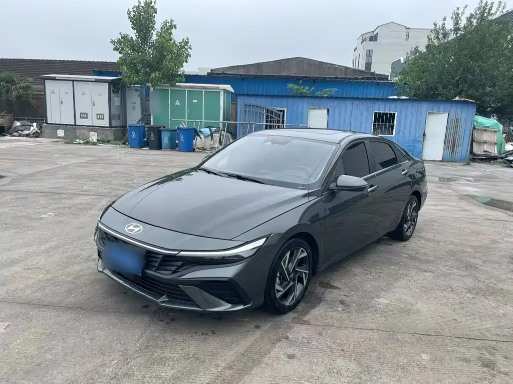Hyundai Elantra 2023 1.5L CVT LUX Luxury