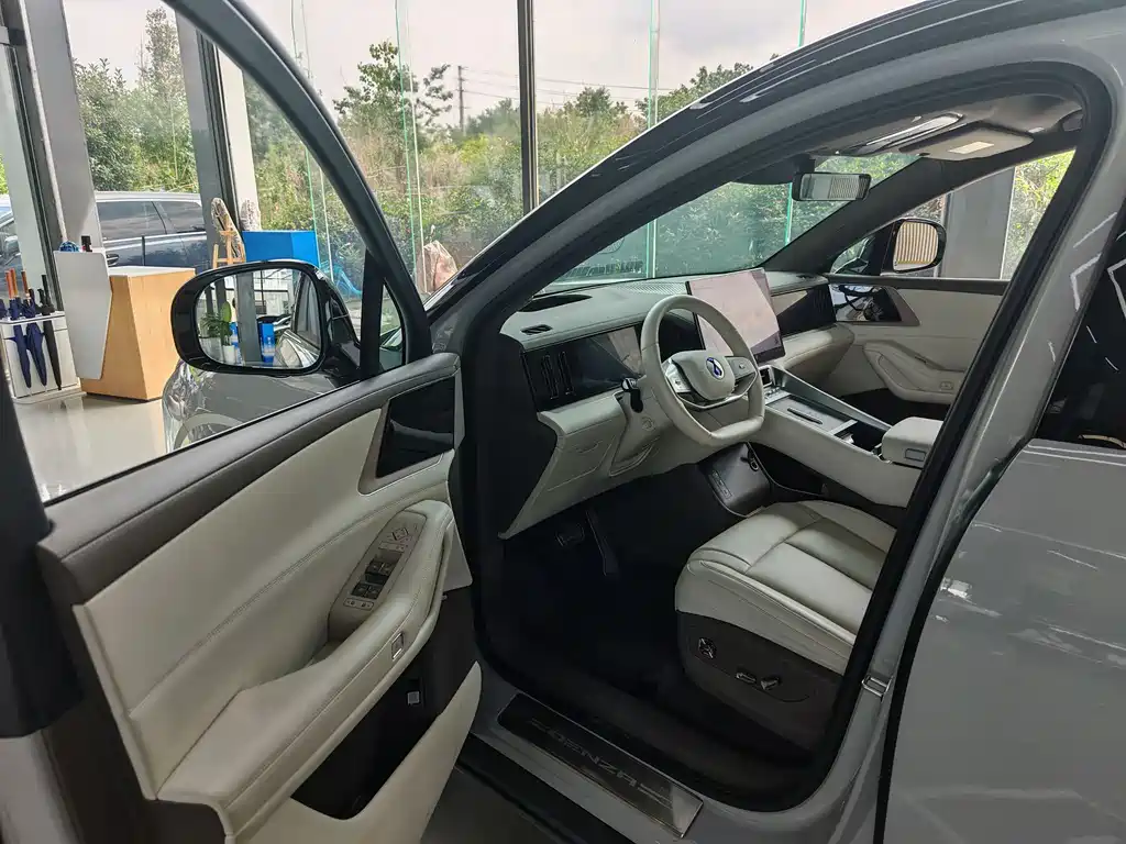 Denza N8L 2025 Flagship