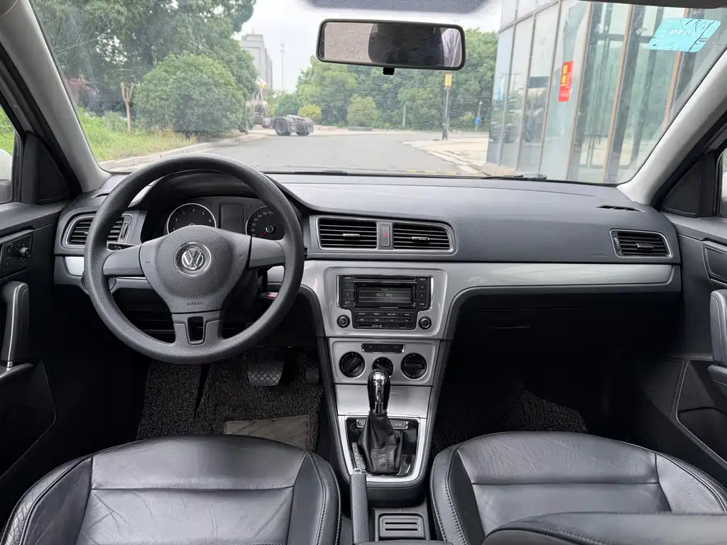 Volkswagen Gran Lavida 2013 1.6L AT Comfort