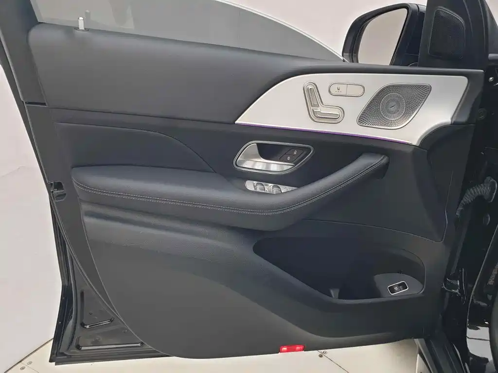Mercedes-Benz GLE (Import) — миниатюра 14