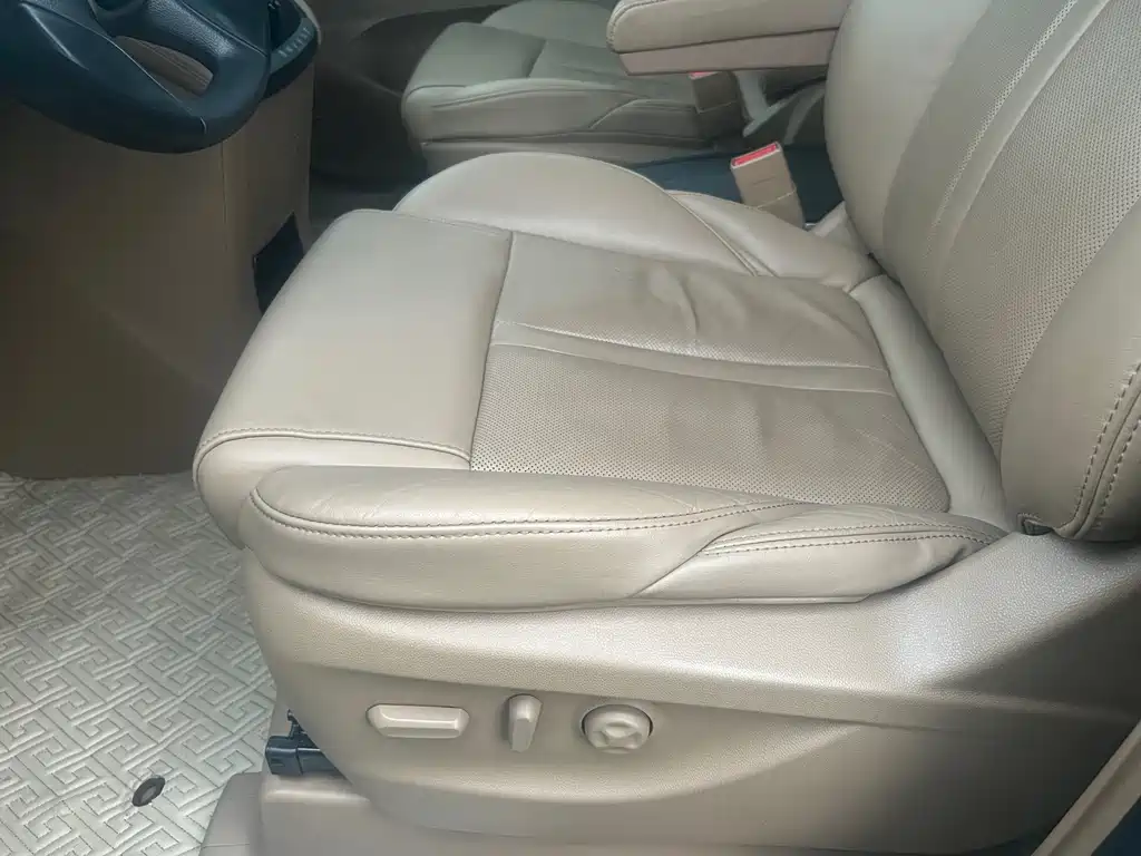 Buick GL8 — миниатюра 9