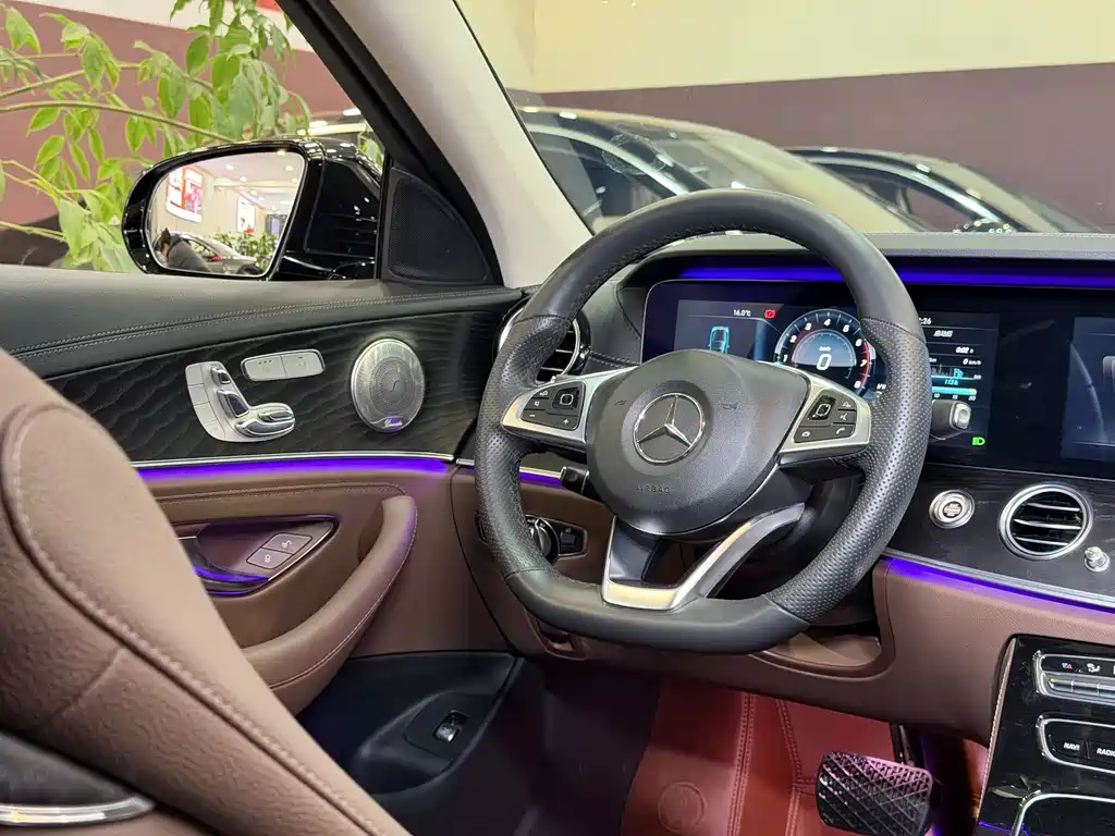 MERCEDES-BENZ E CLASS