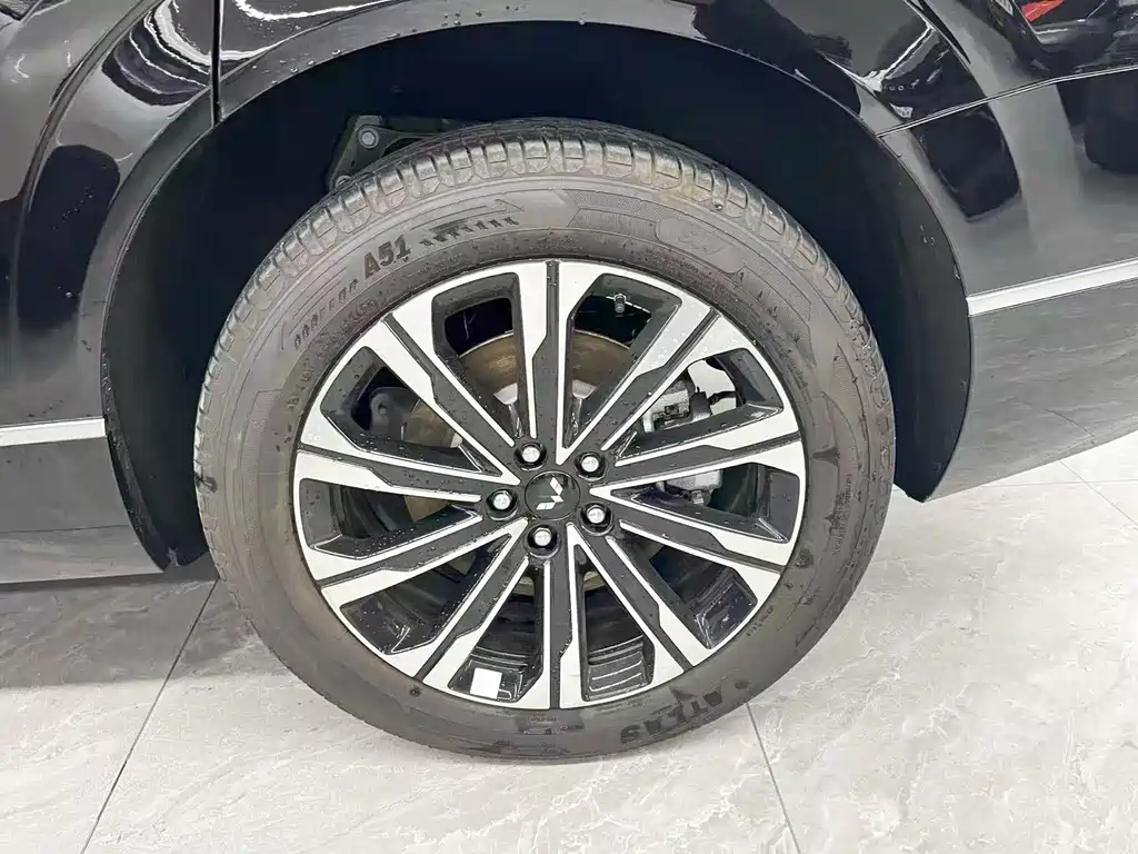 Wuling Xingguang L — миниатюра 24