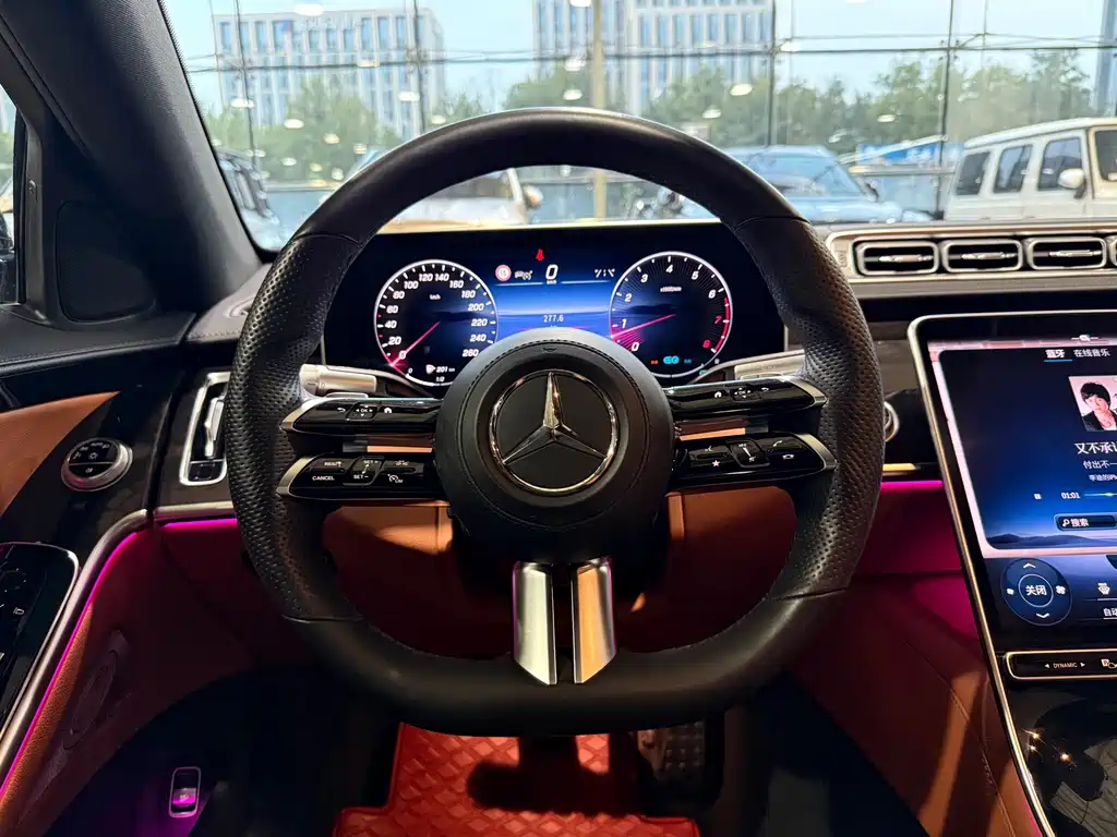 Mercedes-Benz S-Class — миниатюра 13