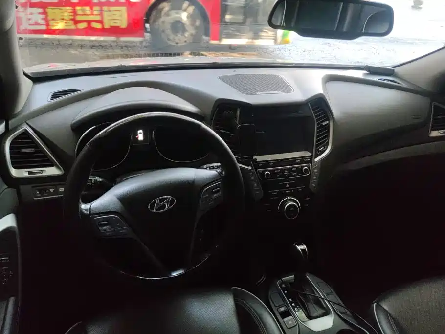 Hyundai Santa Fe — миниатюра 12