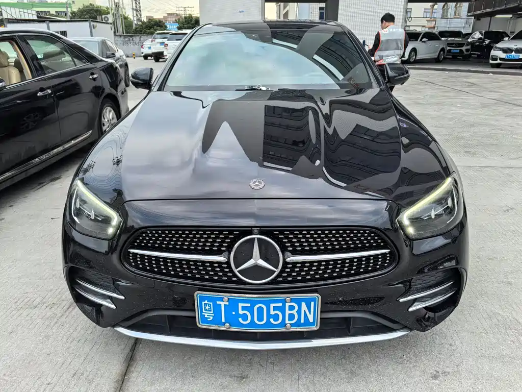 MERCEDES-BENZ E CLASS