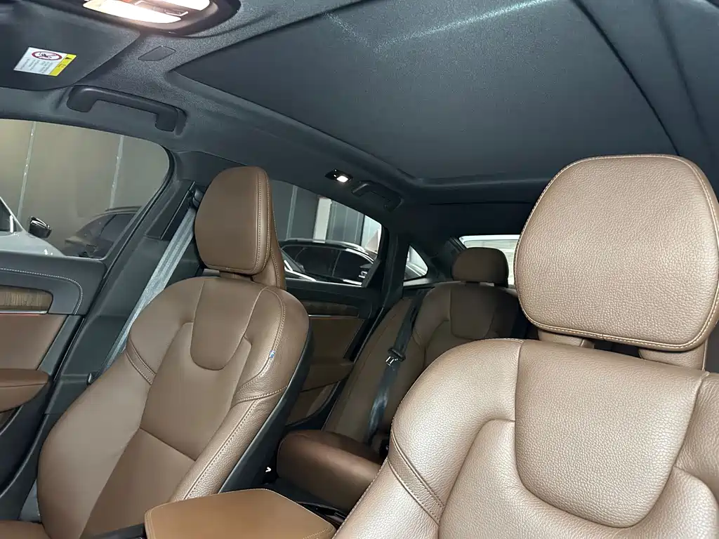 Volvo S90 — миниатюра 12
