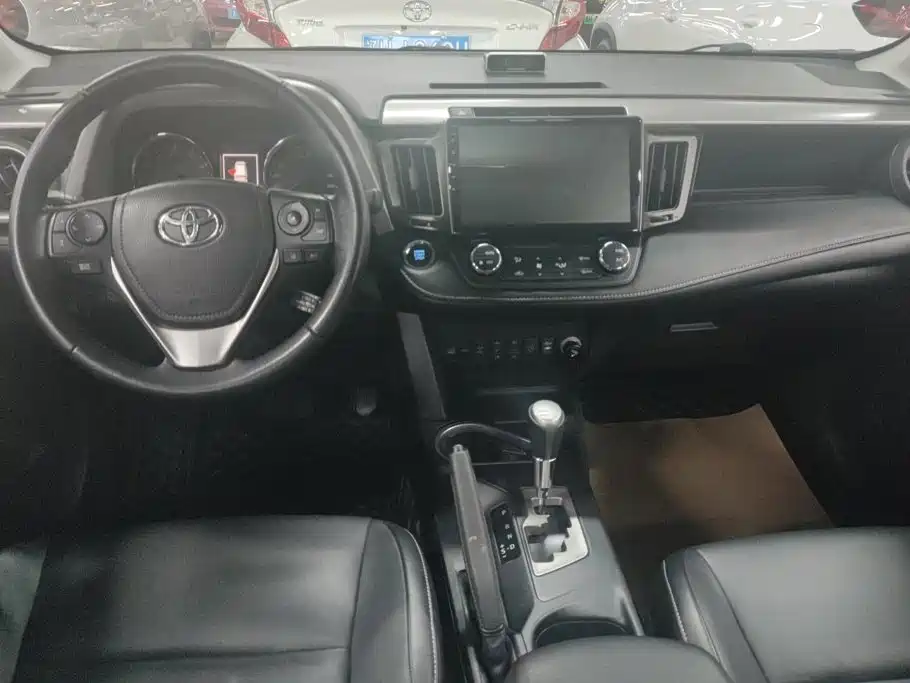 Toyota RAV4 — миниатюра 12