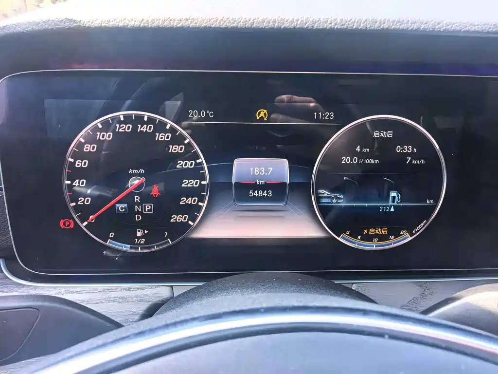 Mercedes-Benz E-Class — миниатюра 8
