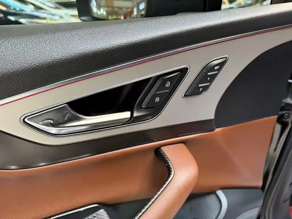 Audi Q7 — миниатюра 10