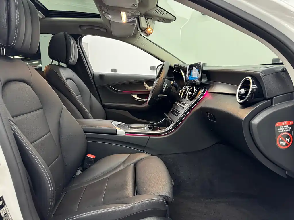 Mercedes-Benz C-Class — миниатюра 11