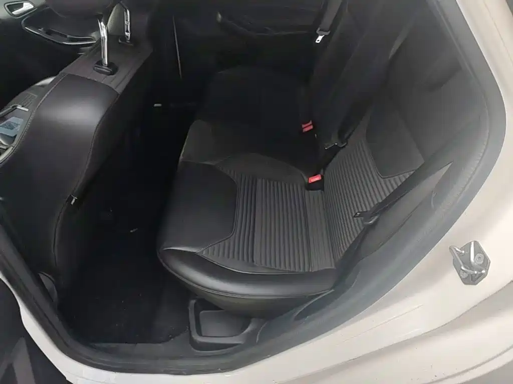 Ford Focus — миниатюра 17
