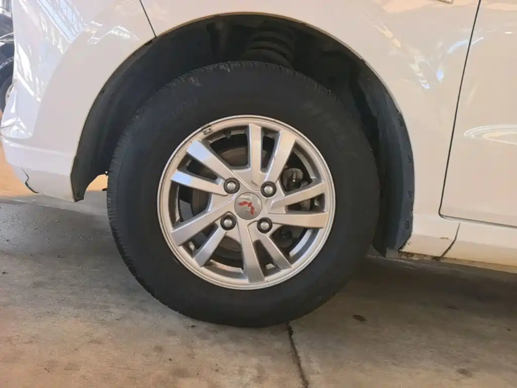 Wuling Hongguang — миниатюра 23