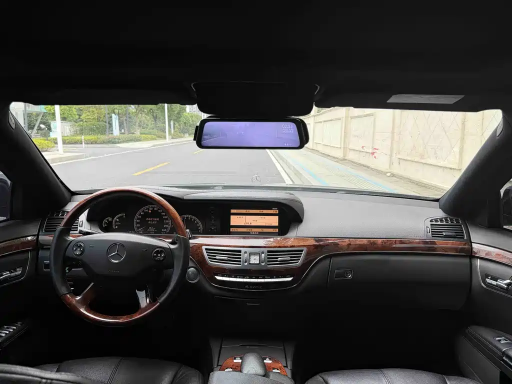 Mercedes-Benz S-Class — миниатюра 8