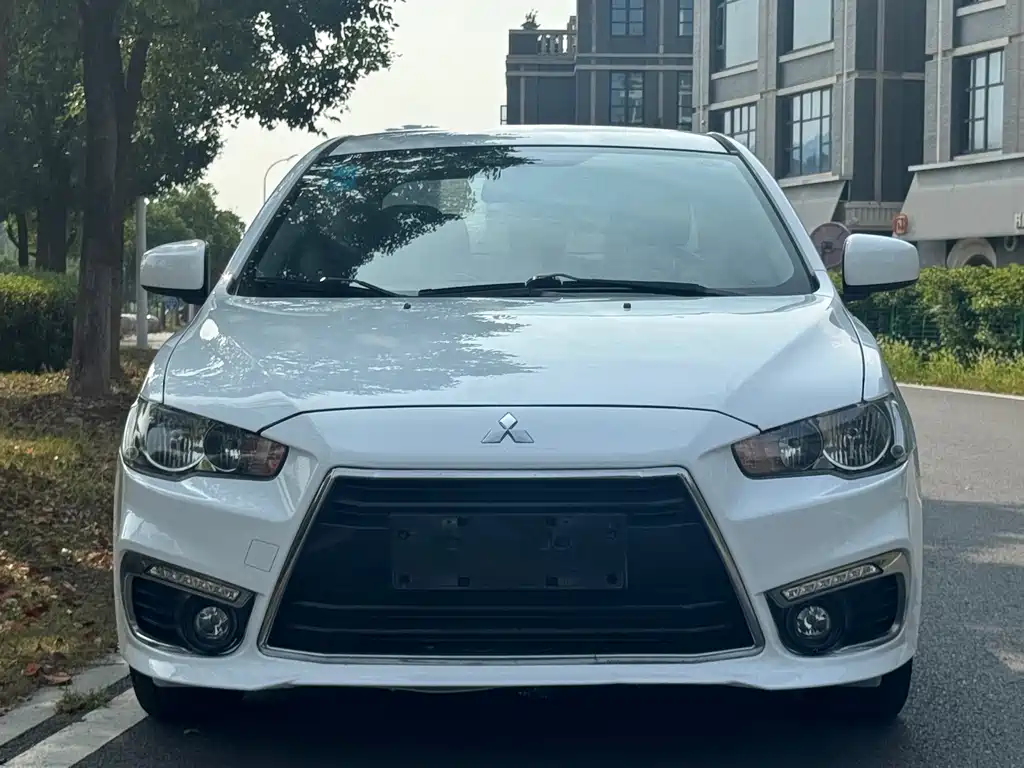 Mitsubishi Lancer EX — миниатюра 2