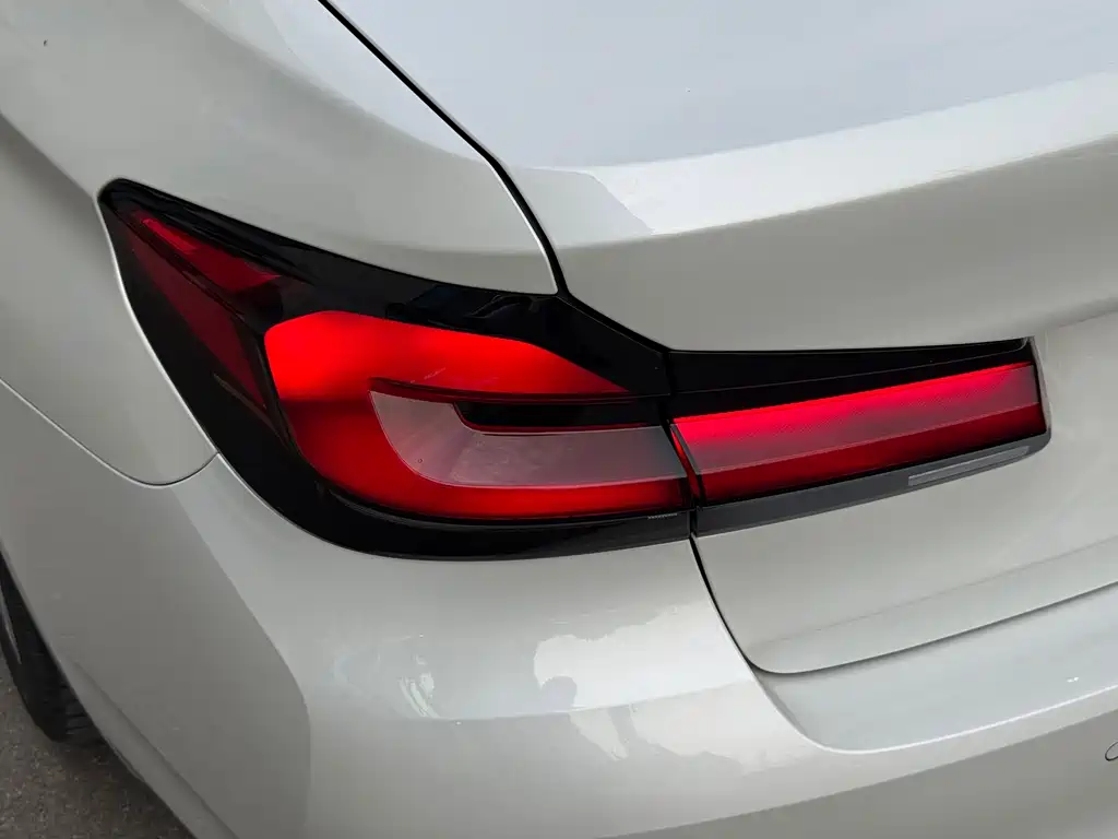 BMW 5 Series — миниатюра 28