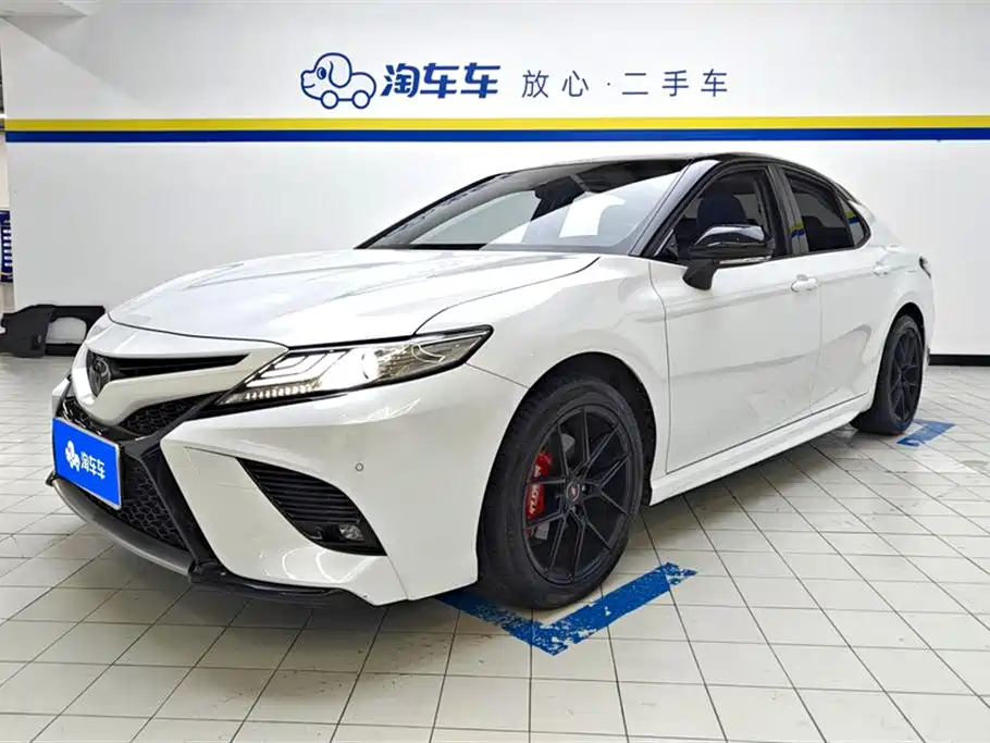 Toyota Camry 2019