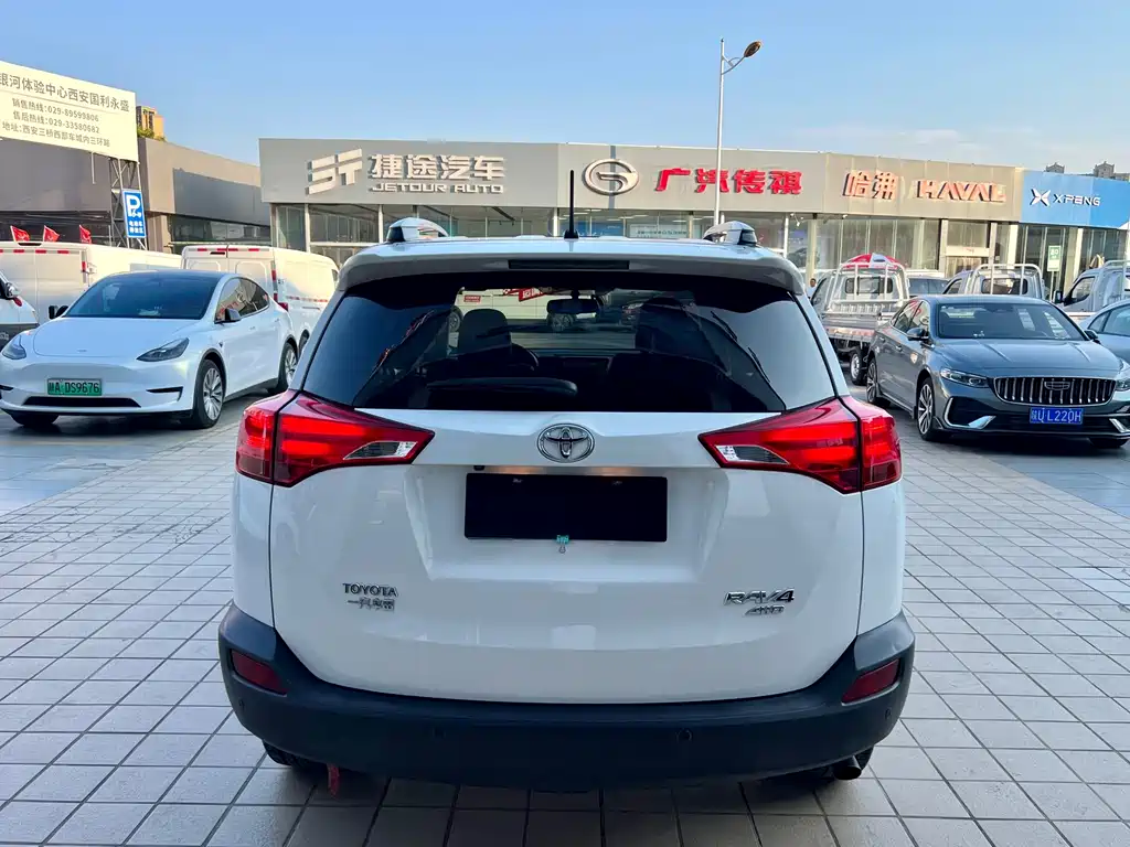 Toyota RAV4 — миниатюра 21