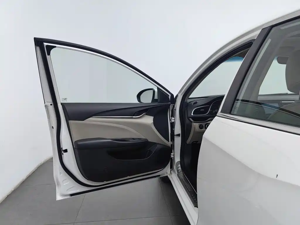 Buick Excelle — миниатюра 8