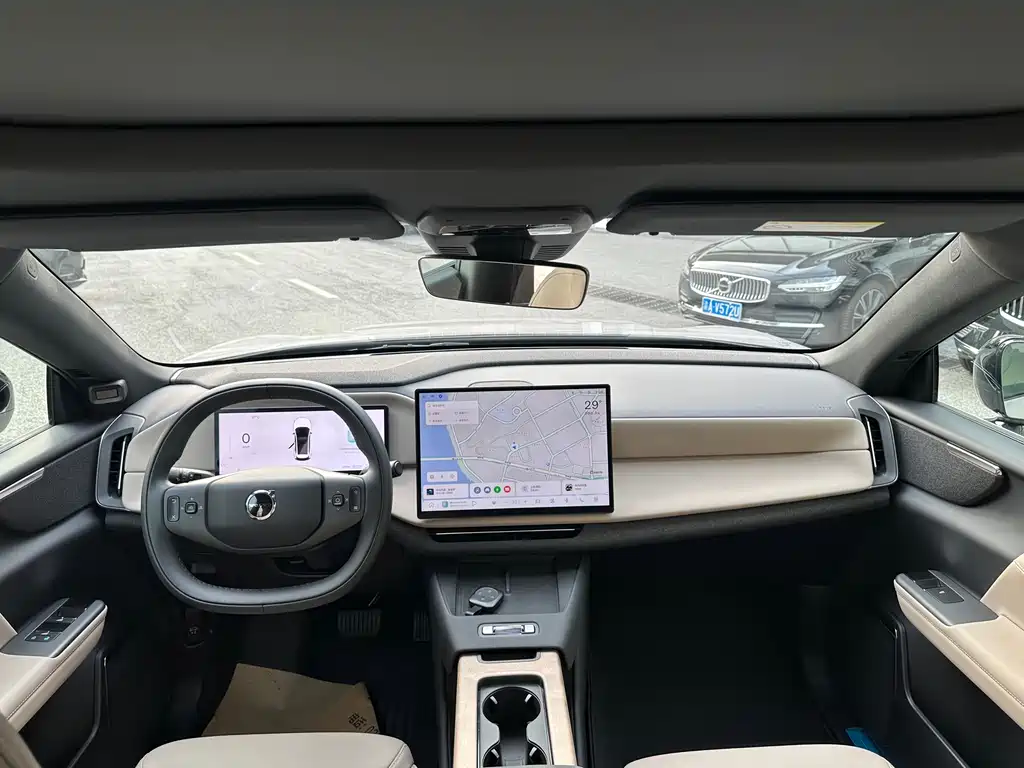 Volvo XC70 PHEV — миниатюра 10