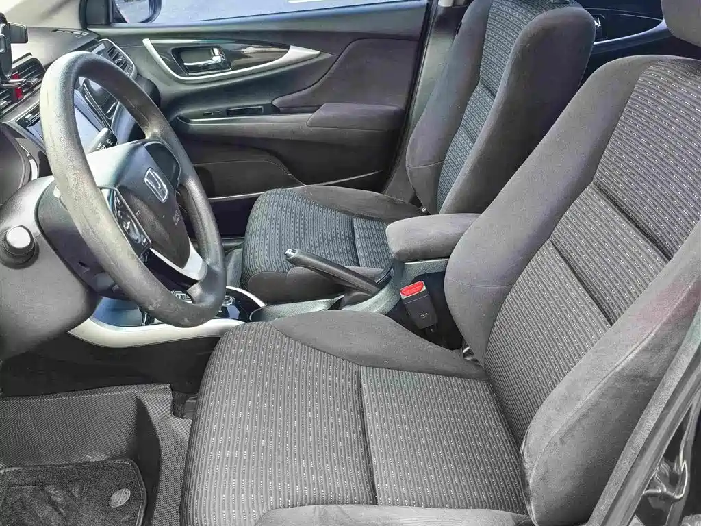 Honda Crider 2015 1.8L AT Luxury