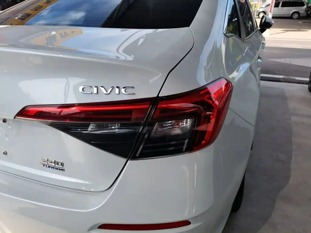 Honda Civic — миниатюра 8