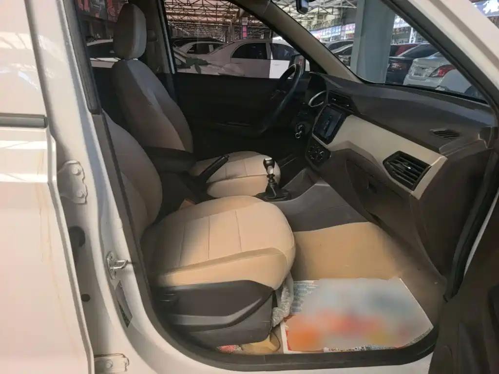 Wuling Hongguang — миниатюра 25