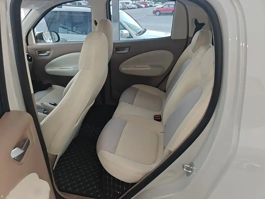 Wuling MINIEV — миниатюра 17