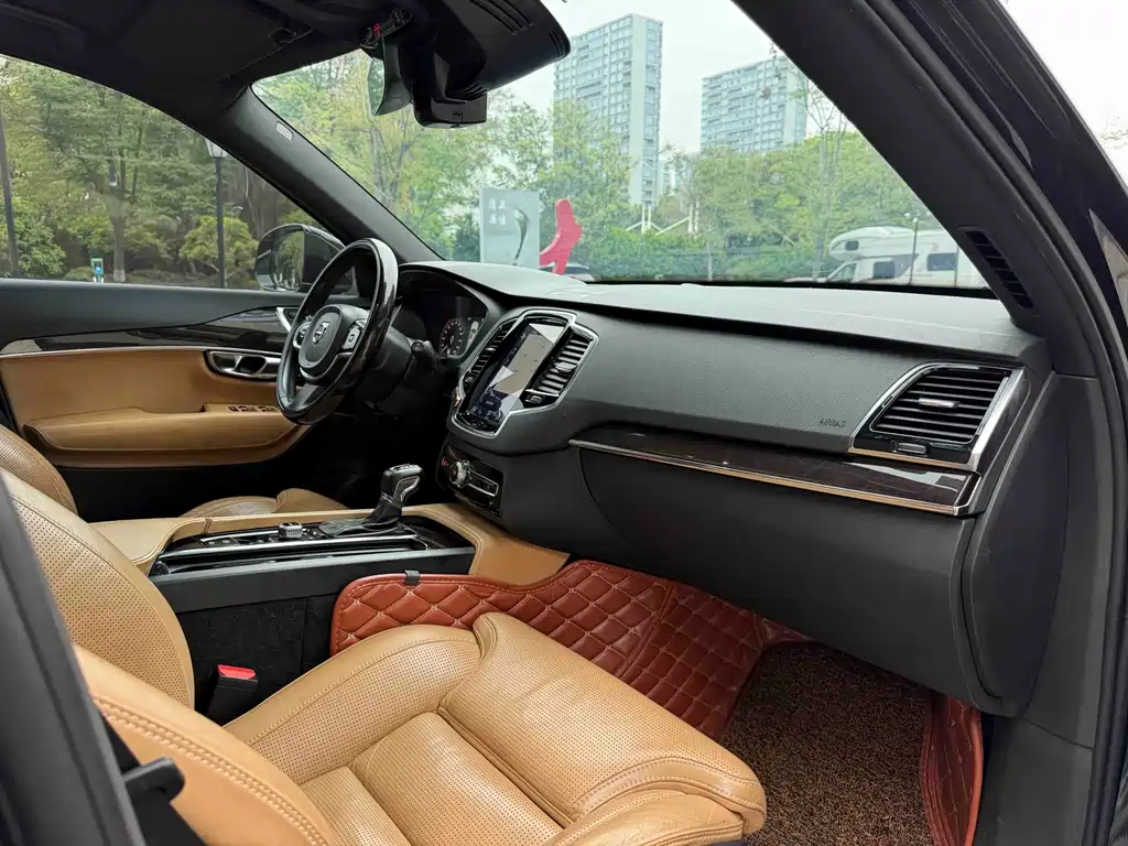 Volvo XC90 — миниатюра 12