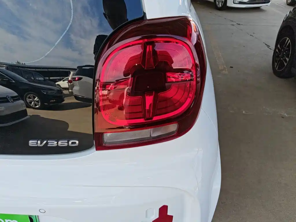 Roewe Clever — миниатюра 8