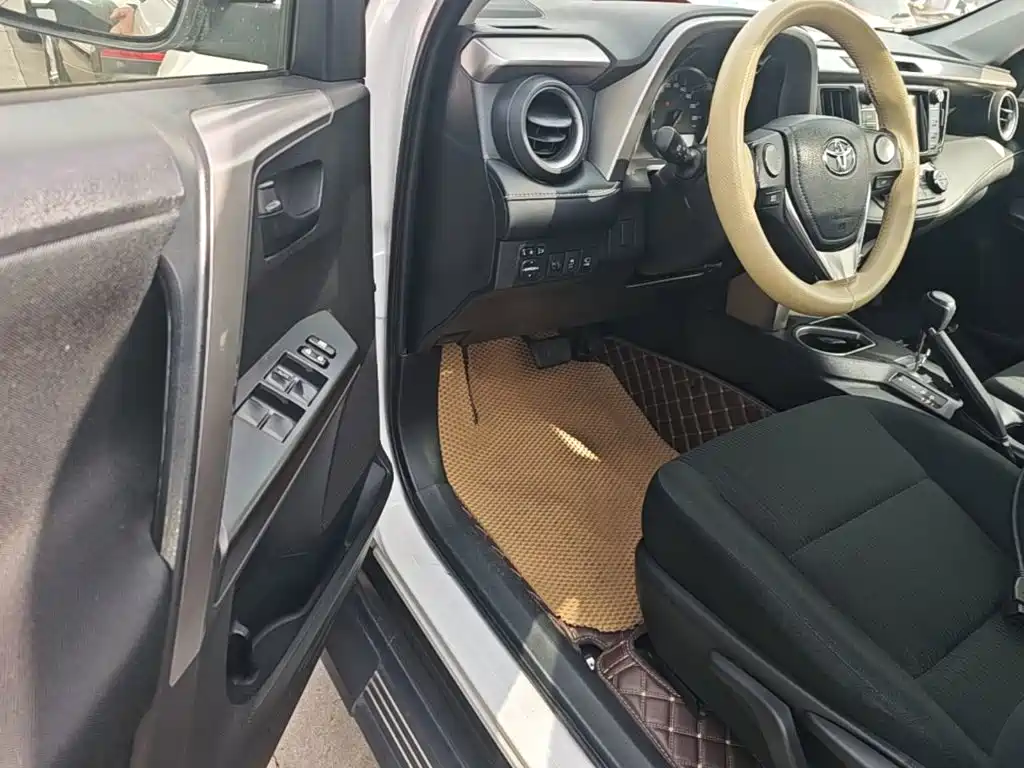 Toyota RAV4 — миниатюра 16