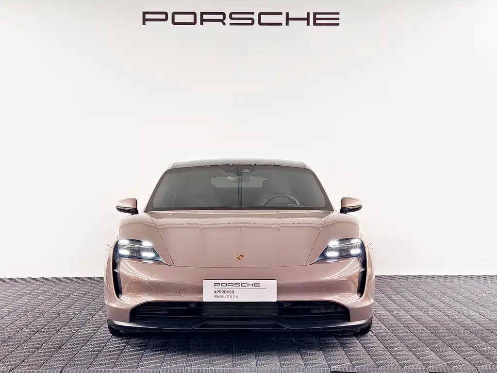 Porsche Taycan — миниатюра 3