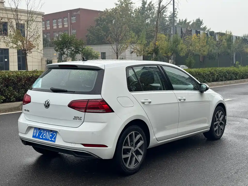 Volkswagen Golf — миниатюра 12