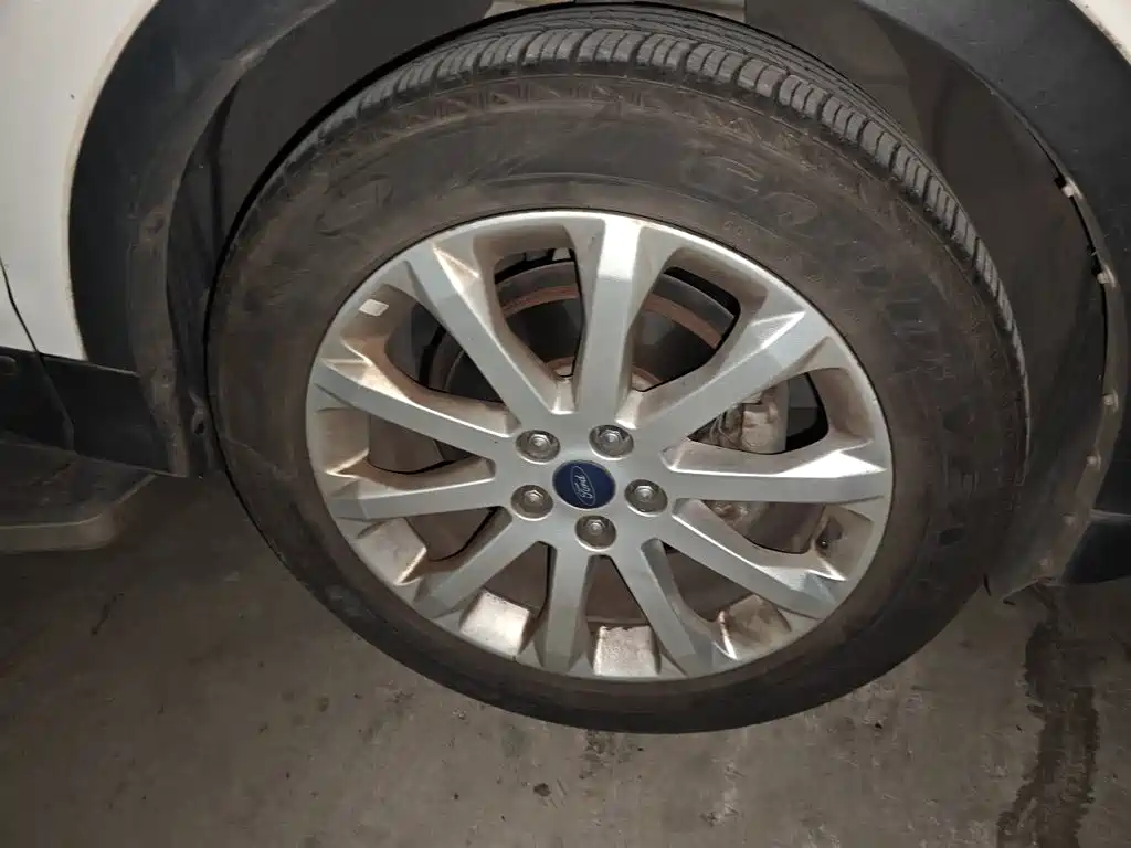 Ford Kuga — миниатюра 25