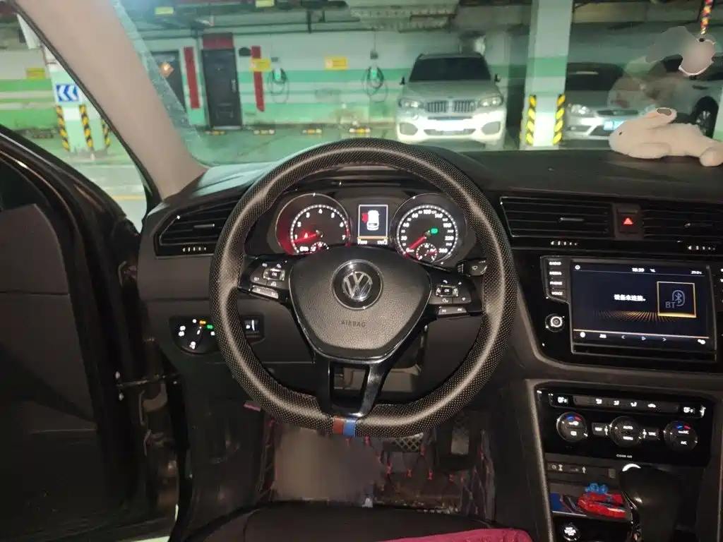 Volkswagen Tiguan L — миниатюра 3