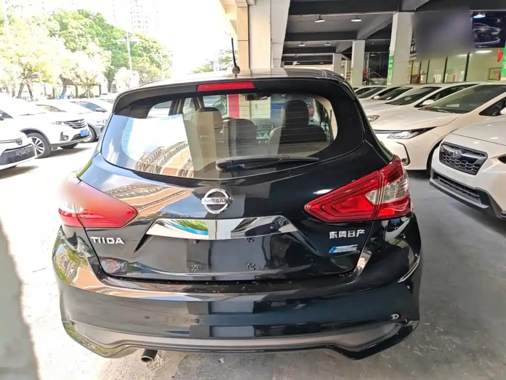 Nissan Tiida — миниатюра 6