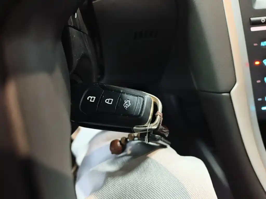Ford Mondeo — миниатюра 9