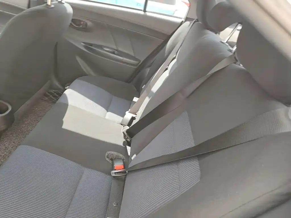 Toyota Yaris L — миниатюра 17