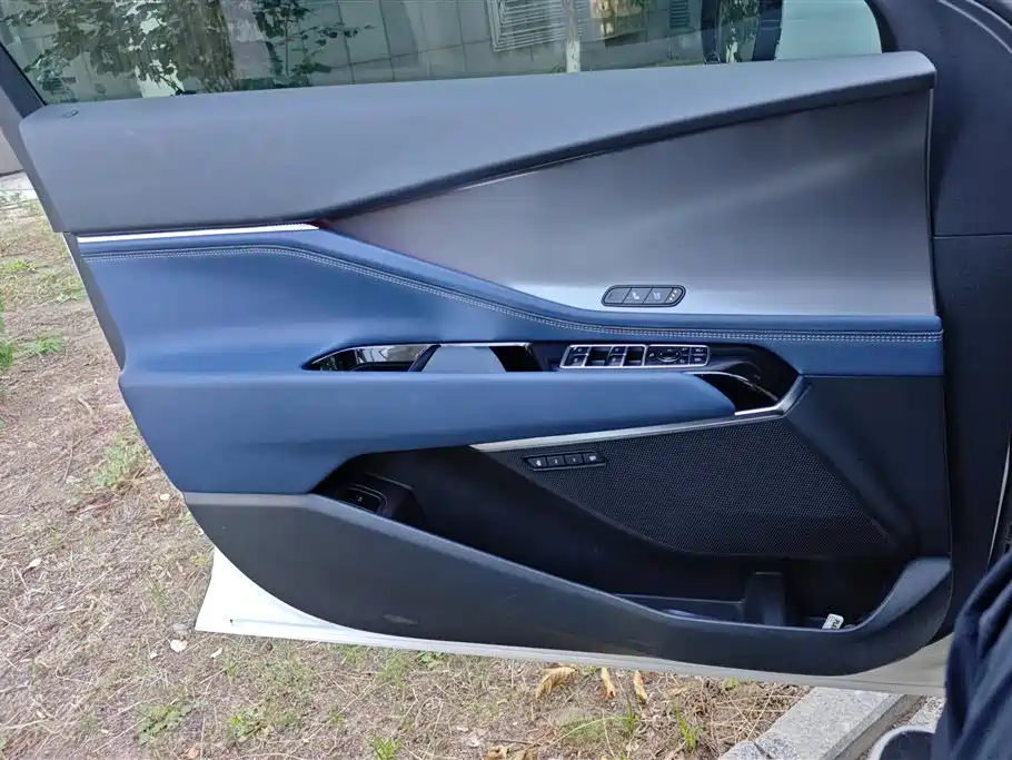 Cadillac GT4 2023 25T Luxury