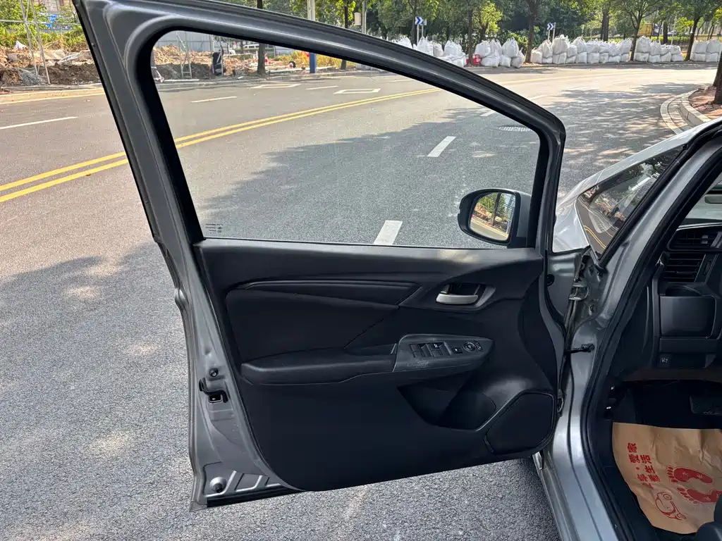 Honda Fit — миниатюра 9